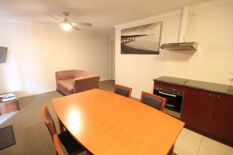 Port Vincent Motel & Apartments - Accommodation Sunshine Coast 2