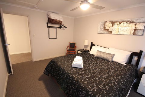 Port Vincent Motel & Apartments - Accommodation Sunshine Coast 1