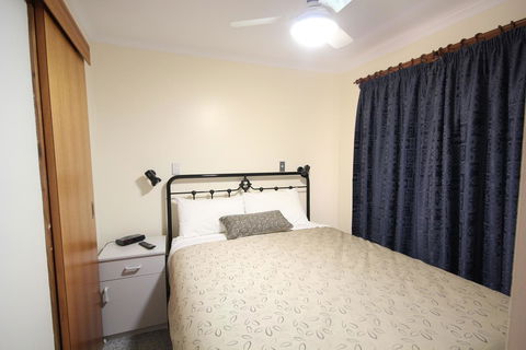 Port Vincent Motel & Apartments - Accommodation Sunshine Coast 18