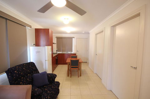 Port Vincent Motel & Apartments - Accommodation Sunshine Coast 8