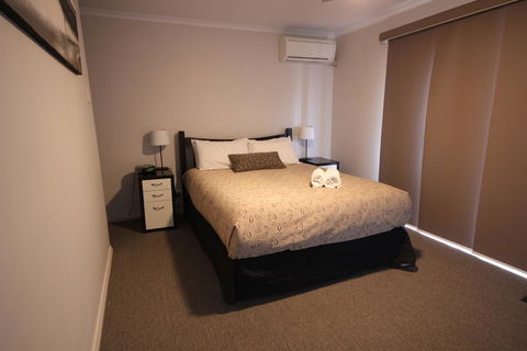 Port Vincent Motel & Apartments - Accommodation Sunshine Coast 9