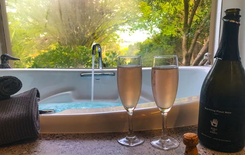 Adelaide Hills Retreats - Accommodation Sunshine Coast 0