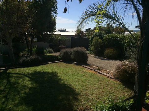 SHAKIN' SHACK - Accommodation Sunshine Coast 2