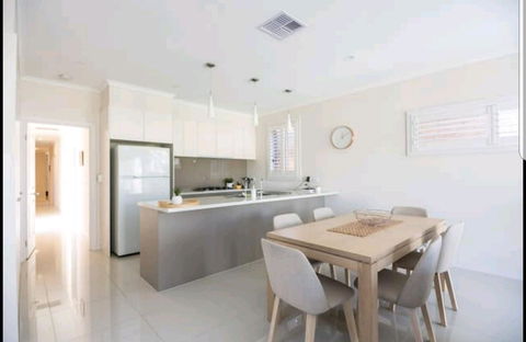 Belford Luxury * New * Clean * Cafes * Near CBD - Accommodation Sunshine Coast 5