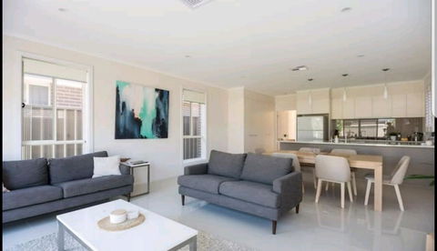 Belford Luxury * New * Clean * Cafes * Near CBD - Accommodation Sunshine Coast 1