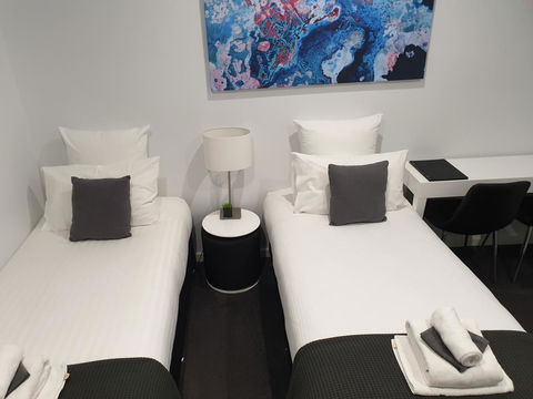 The Avenue Inn - Accommodation Sunshine Coast 3