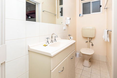 Blue Seas Motel - Accommodation Sunshine Coast 13