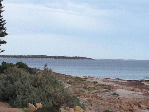 Relax On Par - Accommodation Sunshine Coast 3