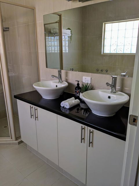 Ochre Point Beach House On Moana Seafront - Accommodation Sunshine Coast 10