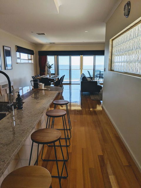 Ochre Point Beach House On Moana Seafront - Accommodation Sunshine Coast 4