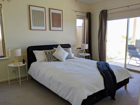 Ochre Point Beach House On Moana Seafront - Accommodation Sunshine Coast 11