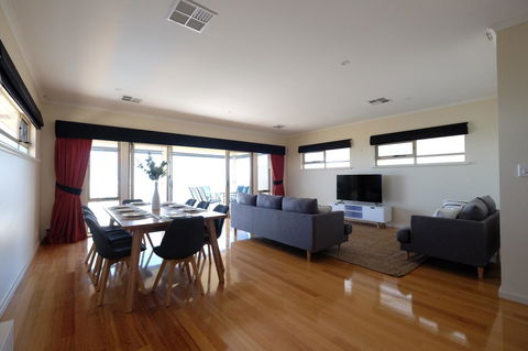 Ochre Point Beach House On Moana Seafront - Accommodation Sunshine Coast 5