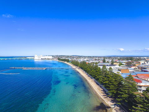 Limani Motel - Accommodation Sunshine Coast 0