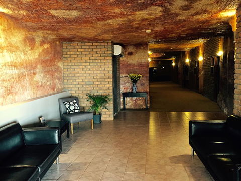 The Lookout Cave Underground Motel - Accommodation Sunshine Coast 18