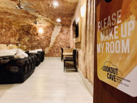 The Lookout Cave Underground Motel - Accommodation Sunshine Coast 4
