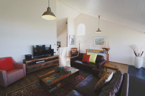 Caledonian Inn - Accommodation Sunshine Coast 7