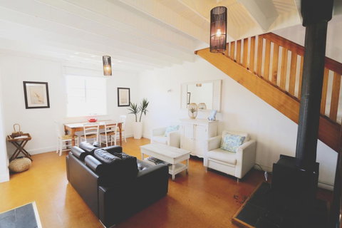 Caledonian Inn - Accommodation Sunshine Coast 27