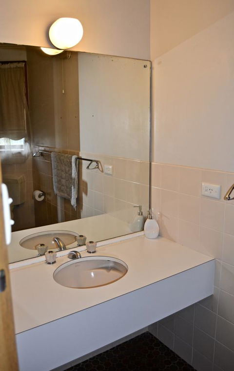 Dolphinview - Accommodation Sunshine Coast 8