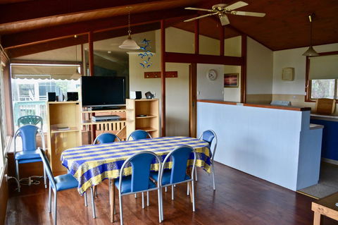 Dolphinview - Accommodation Sunshine Coast 3