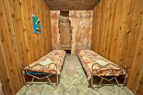 Radeka Downunder Underground Motel - Accommodation Sunshine Coast 6