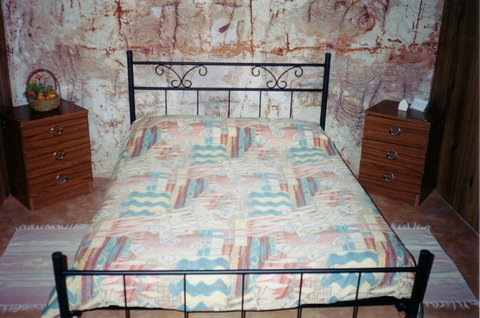 Radeka Downunder Underground Motel - Accommodation Sunshine Coast 3