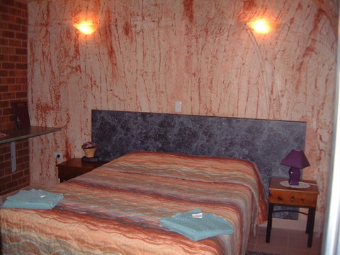 Radeka Downunder Underground Motel - Accommodation Sunshine Coast 1