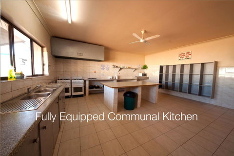 Radeka Downunder Underground Motel - Accommodation Sunshine Coast 12