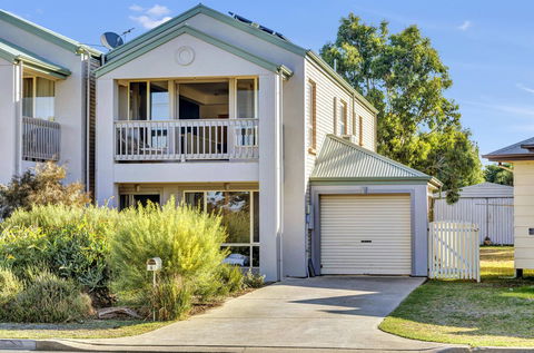 The Lighthouse - Port Willunga - C21 SouthCoast Holidays - Accommodation Sunshine Coast 0