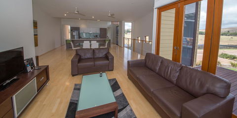 South Shores Yellowfin Villa 96 - South Shores Normanville - Accommodation Sunshine Coast 1