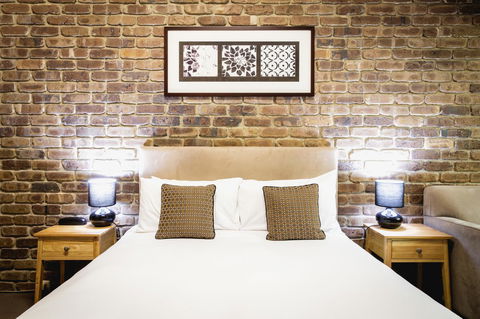 The Lodge By Manna - Accommodation Sunshine Coast 5