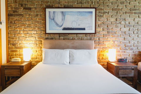 The Lodge By Manna - Accommodation Sunshine Coast 7