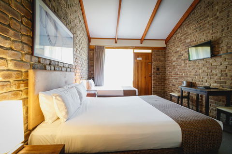 The Lodge By Manna - Accommodation Sunshine Coast 10