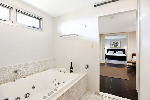 Esplanade Escape - Accommodation Sunshine Coast 23