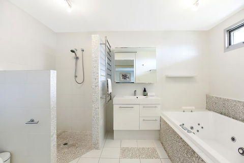 Esplanade Escape - Accommodation Sunshine Coast 22