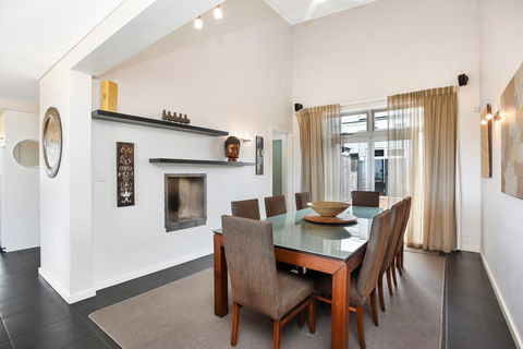 Esplanade Escape - Accommodation Sunshine Coast 21