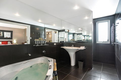 Esplanade Escape - Accommodation Sunshine Coast 7
