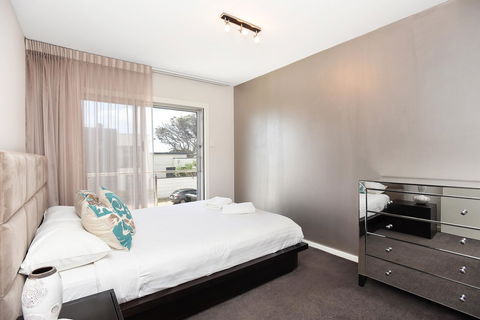 Esplanade Escape - Accommodation Sunshine Coast 13