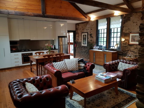 William Hunt's Retreat - Cypress Studio - Accommodation Sunshine Coast 1