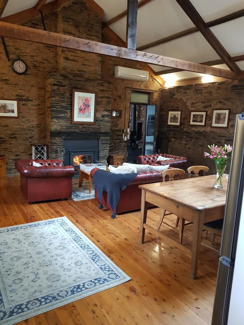 William Hunt's Retreat - Cypress Studio - Accommodation Sunshine Coast 9
