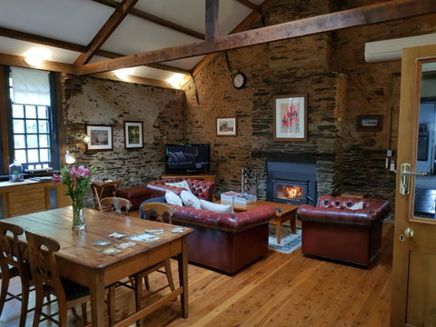 William Hunt's Retreat - Cypress Studio - Accommodation Sunshine Coast 0