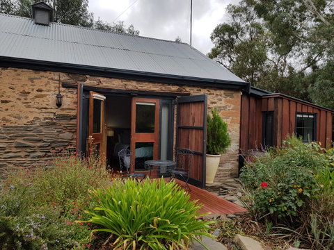 William Hunt's Retreat - Cypress Studio - Accommodation Sunshine Coast 11