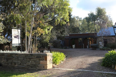 William Hunt's Retreat - Cypress Studio - Accommodation Sunshine Coast 15