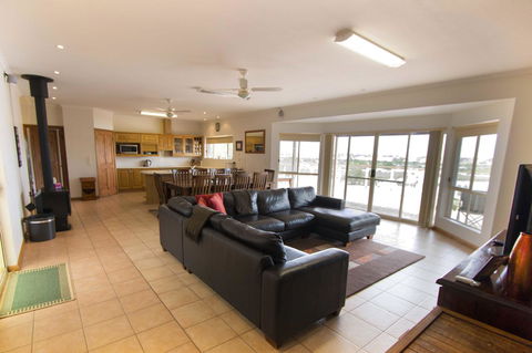 Limestone Ridge - Accommodation Sunshine Coast 4
