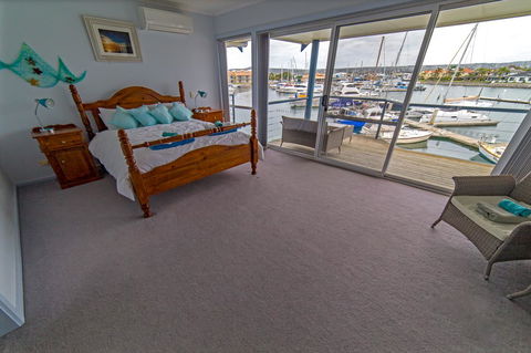Marina Reflections - Accommodation Sunshine Coast 13