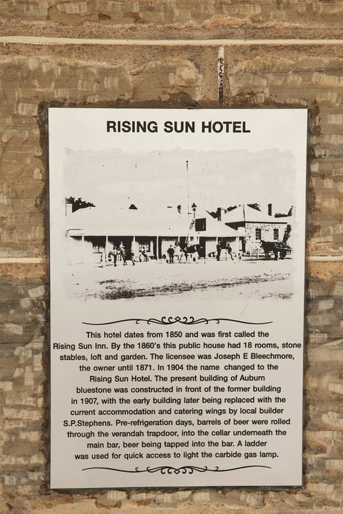 The Rising Sun Hotel - Accommodation Sunshine Coast 3