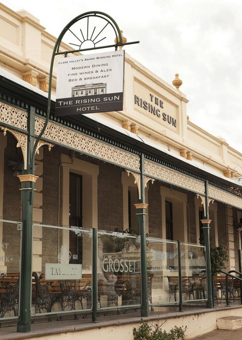 The Rising Sun Hotel - Accommodation Sunshine Coast 12