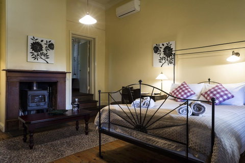 The Rising Sun Hotel - Accommodation Sunshine Coast 11