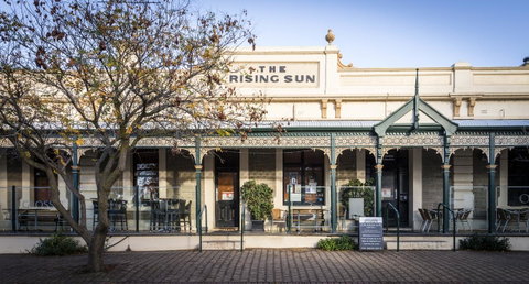 The Rising Sun Hotel - Accommodation Sunshine Coast 2