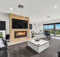 KENNEDY EXECUTIVE TOWNHOUSE - Accommodation Sunshine Coast