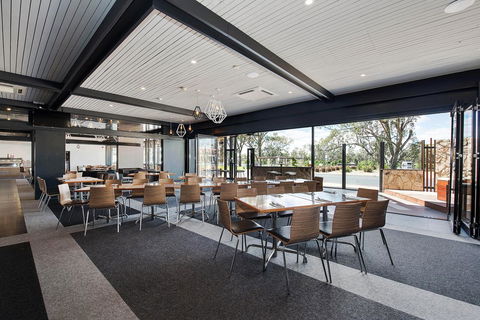 Berri Hotel - Accommodation Sunshine Coast 12
